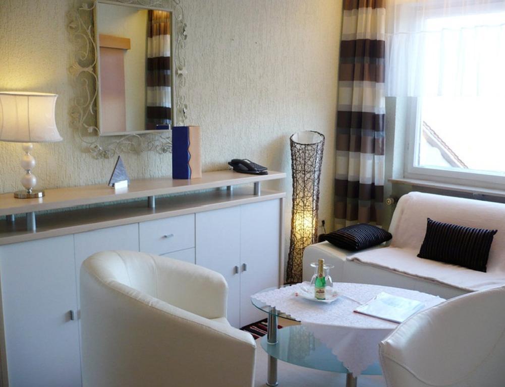 Landhotel Schonblick Bad Herrenalb Habitación foto